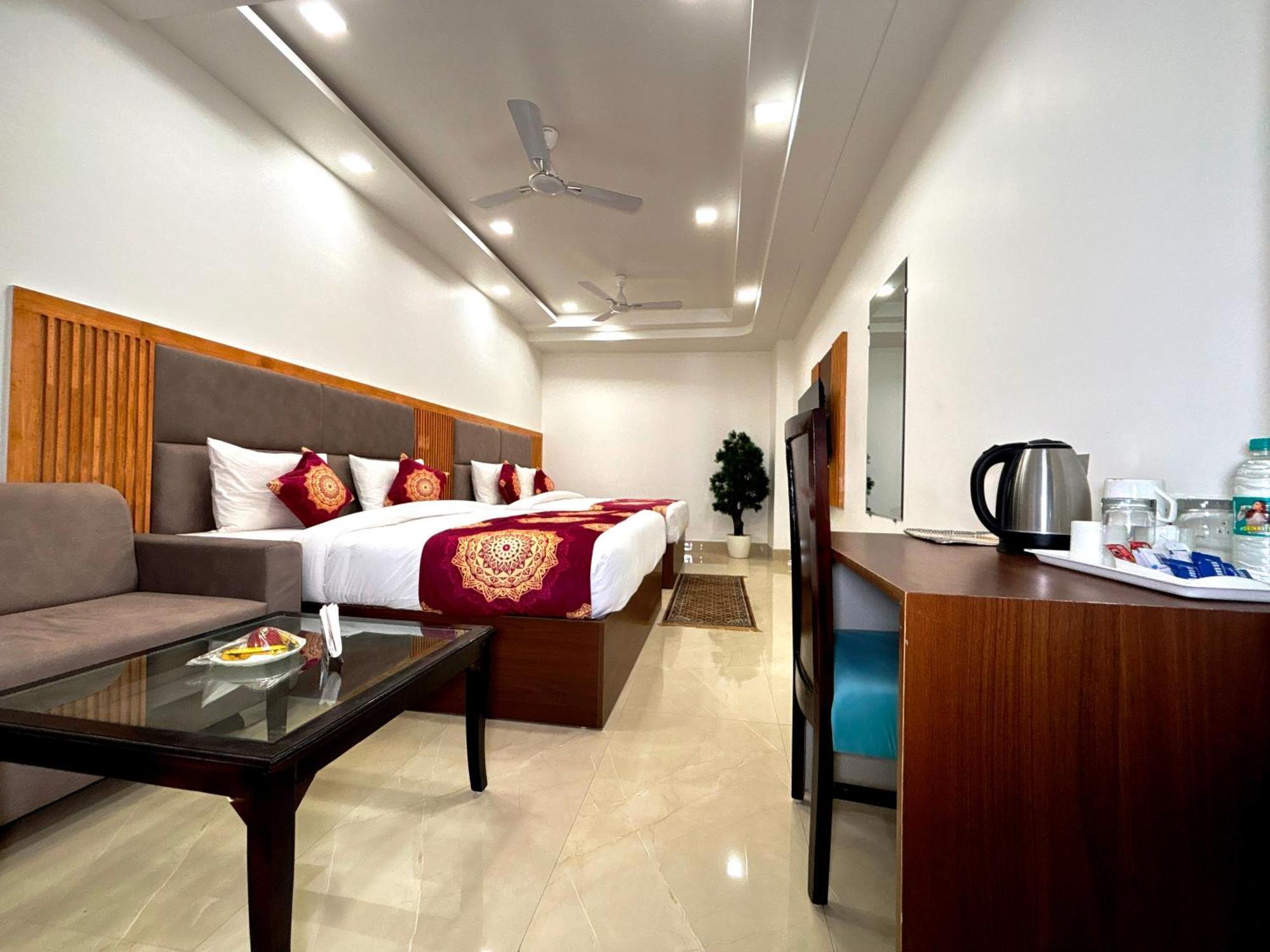 Hotel Arch - Near Aerocity New Delhi