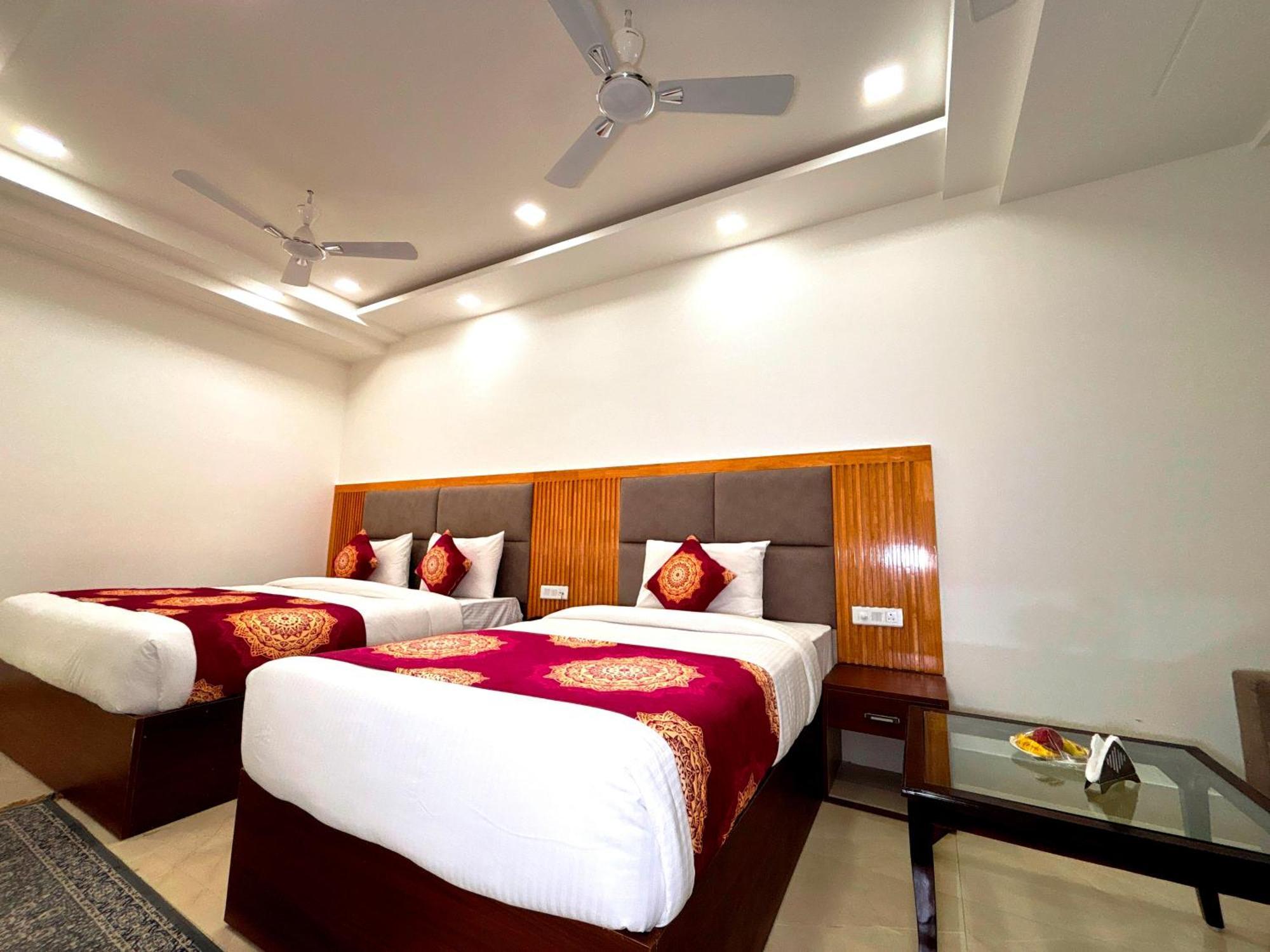 Arch - Near Aerocity Hotel 4*